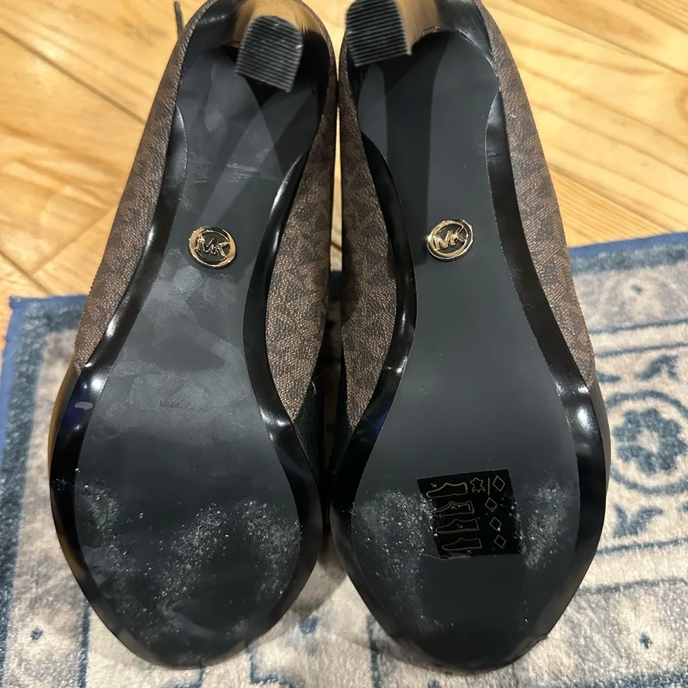 Michael Kors Lawson Open Toe High Heel Black Leather/Brown Signature Logo - Picture 7 of 8